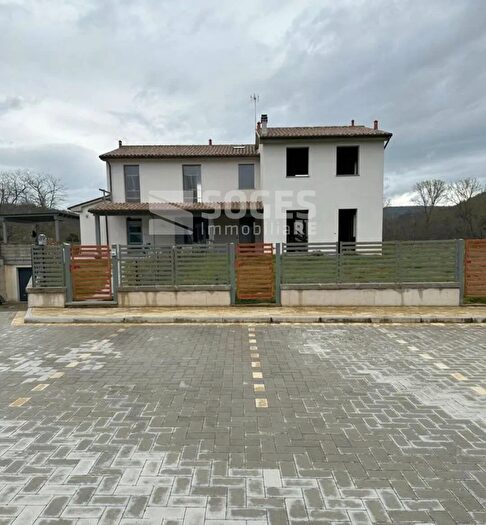 Appartamento trilocale in vendita in Via Emilio Giorgi, Bucine