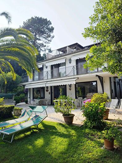 Casa con 10 locali in vendita in Via Caterattino, Sabaudia