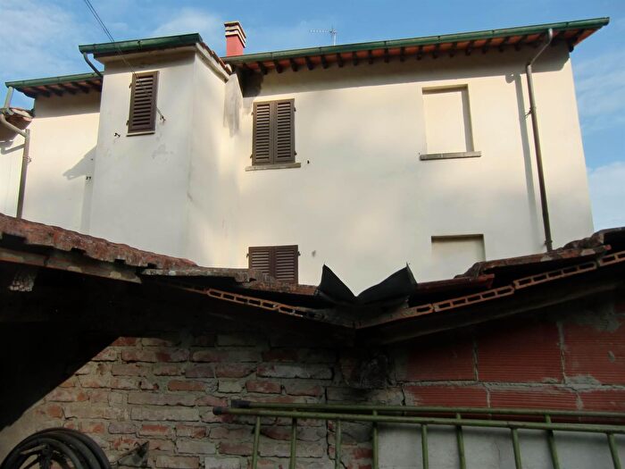 Appartamento con 5 locali in vendita in Cavriglia