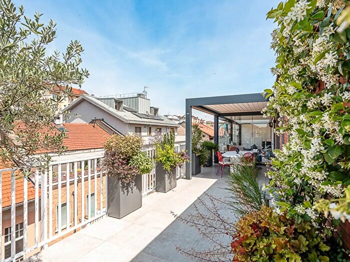 Appartamento con 7 locali in vendita in Via Amerigo Vespucci, Torino