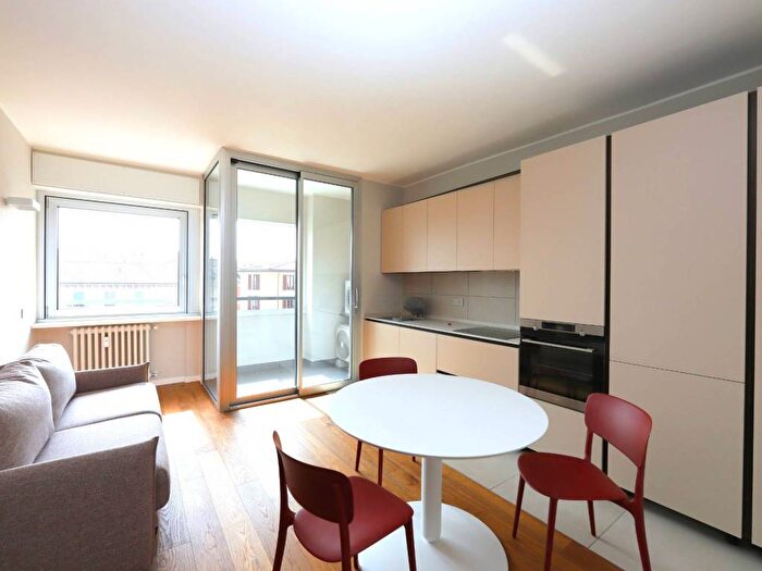 Appartamento bilocale in affitto in Via Carlo Farini, Farini, Milano