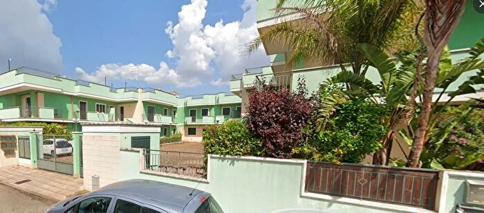 Appartamento quadrilocale in vendita in Via Caduti di Tutte Le Guerre Pulsano Taranto, Pulsano