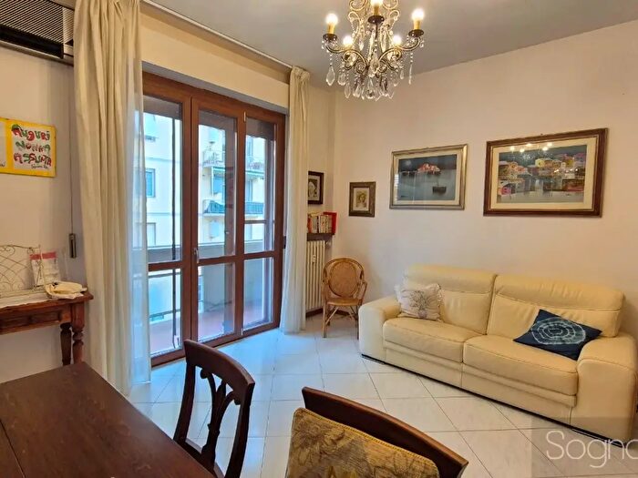Appartamento quadrilocale in vendita in Via delle Cascine, Scandicci