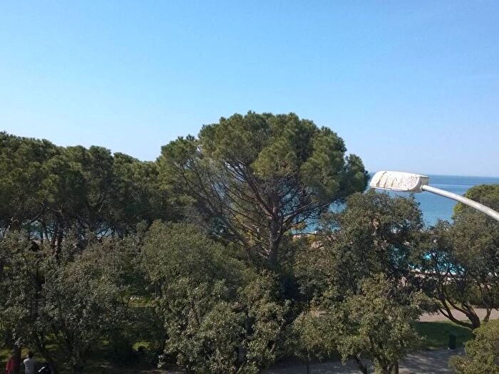 Appartamento trilocale in affitto in Viale Miramare, Barcola, Trieste