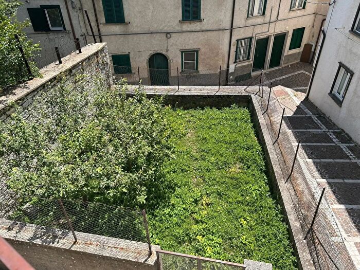 Casa con 8 locali in vendita in Santa Maria di Loreto Capracotta Isernia, Capracotta