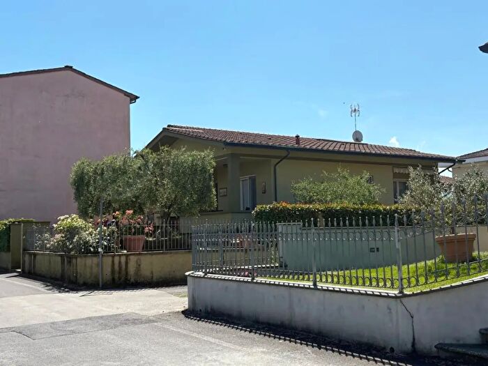 Casa con 6 locali in vendita in Angelo, Lucca
