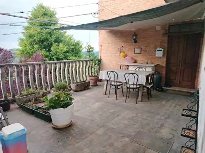 Casa quadrilocale in vendita in Via Dottor Giuseppe Ollino, Rocca DArazzo