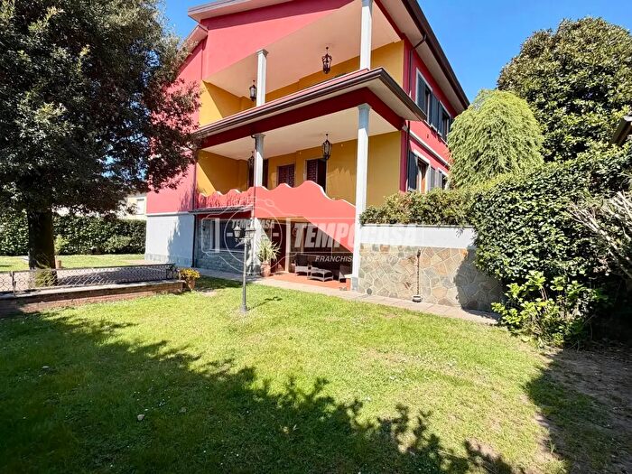 Casa con 12 locali in vendita in Via a Moro, Villafranca In Lunigiana