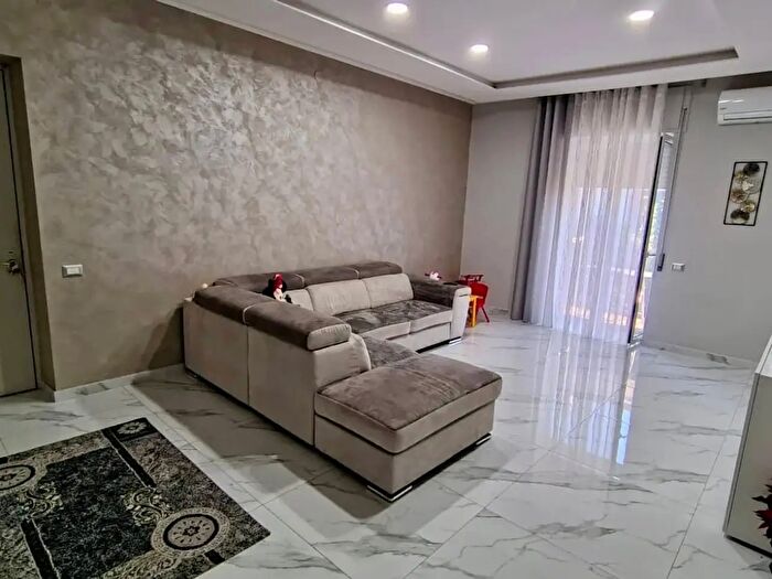 Appartamento con 5 locali in vendita in Via Ofanto, Acerra