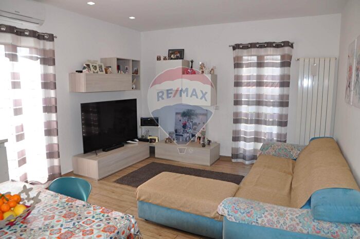 Appartamento quadrilocale in vendita in Via Enrico Elia, Ragusa