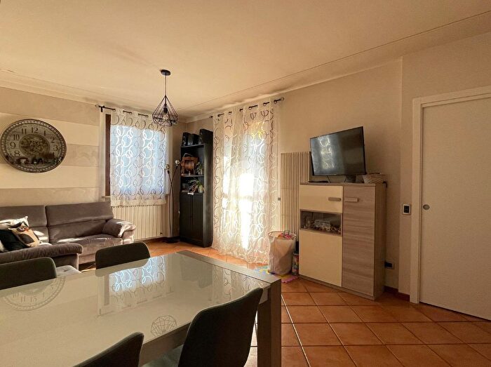 Appartamento trilocale in vendita in Via San Francesco dAssisi, Rodengo Saiano