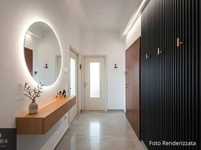 Appartamento trilocale in vendita in Via Roma, Laigueglia