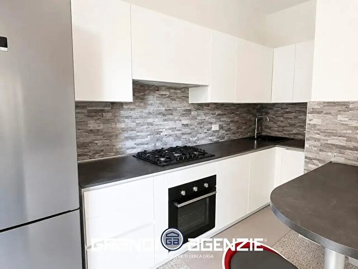 Appartamento con 6 locali in vendita in Via Angelo Ronchese, Treviso