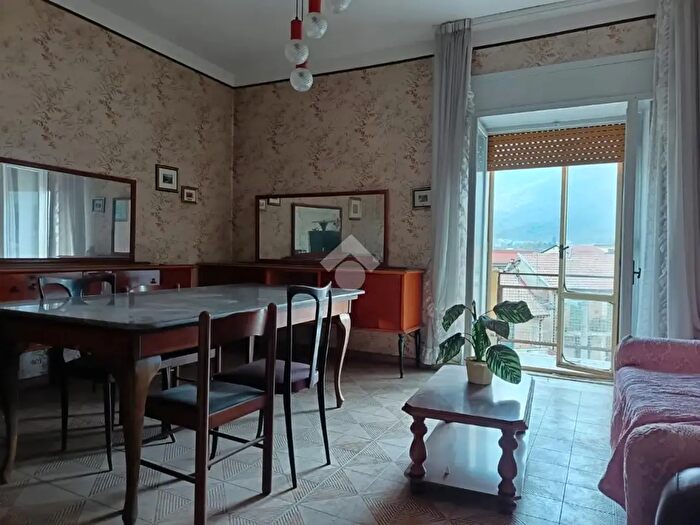 Appartamento trilocale in vendita in Via San Giacomo, Serino