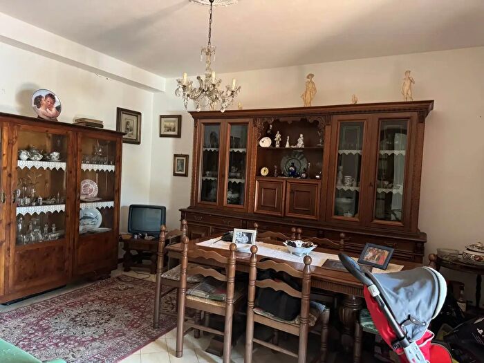Casa con 6 locali in vendita in Montescudaio