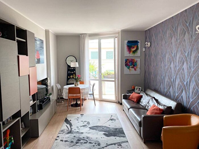 Appartamento trilocale in affitto in Via Giovanni Schiaparelli, Centrale, Milano