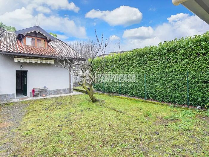 Casa bilocale in vendita in Via Verdi, Valmadrera