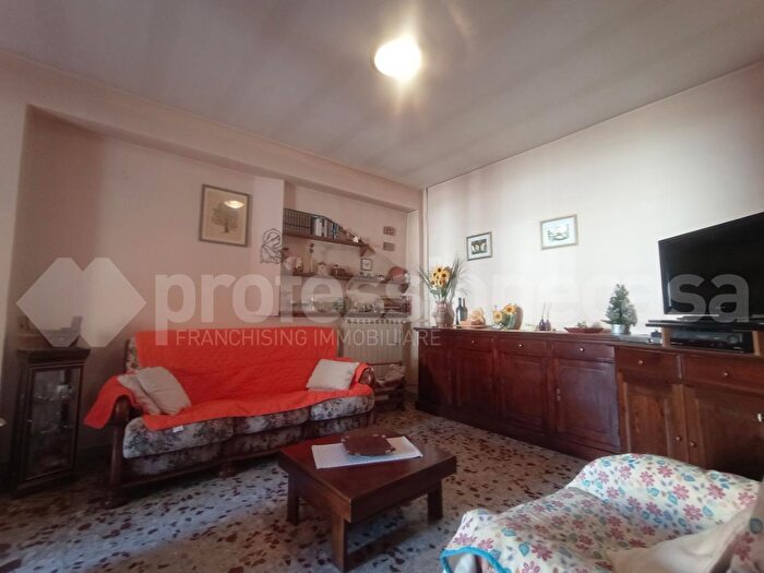 Casa con 6 locali in vendita in Via Giuseppe De Tommasis, Ateleta