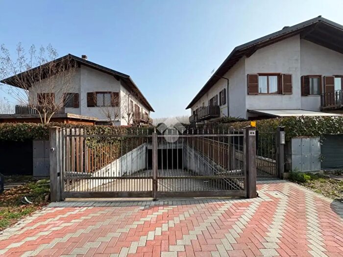 Appartamento quadrilocale in vendita in Via di Mezzo, Strambino