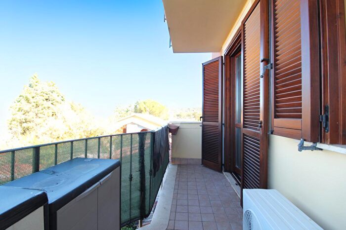 Appartamento trilocale in vendita in Str di S Giacomo, Terni