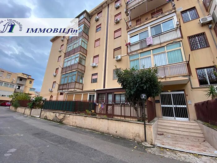 Appartamento con 5 locali in vendita in Via Averroè, Palermo