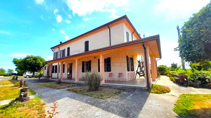 Casa con 13 locali in vendita in Via Croce, Salara