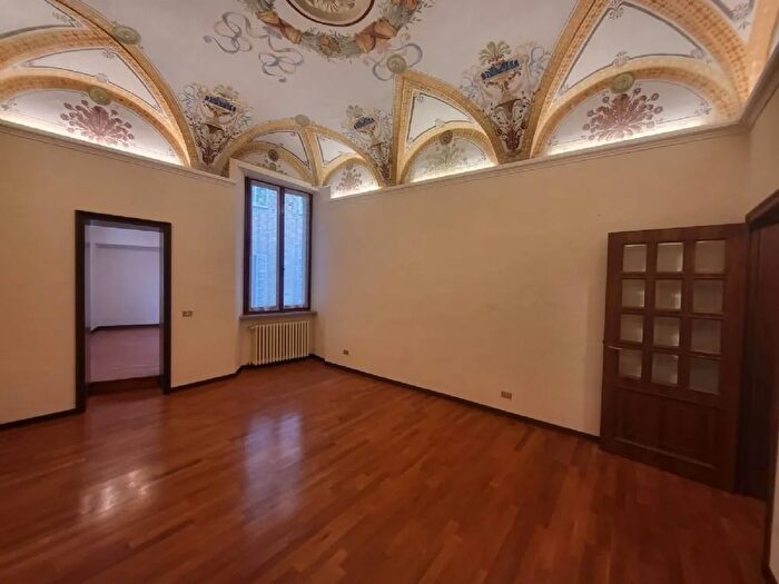 Appartamento con 6 locali in vendita in Siena