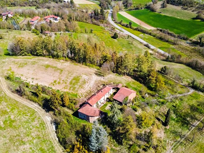 Casa con 12 locali in vendita in Strada Val Villata, Gassino Torinese