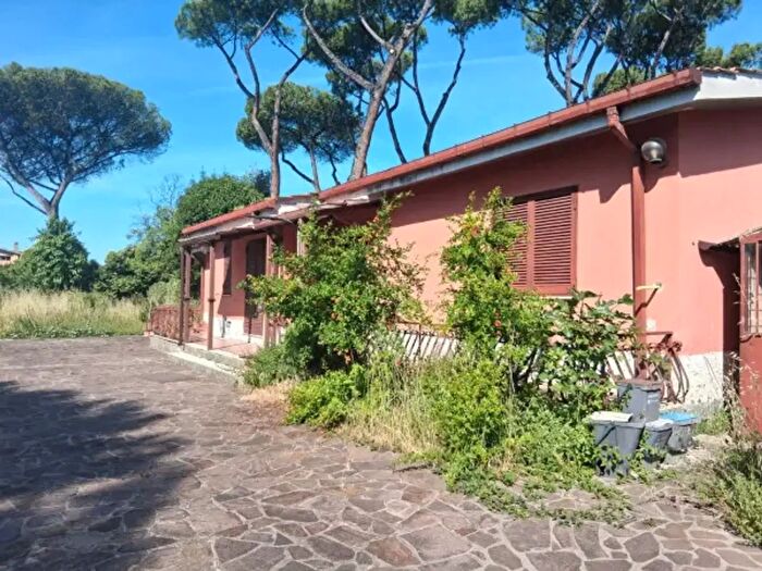 Casa trilocale in affitto in Via di Grotte Celoni, Roma