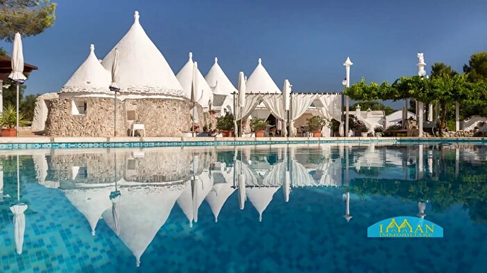 Casa con 15 locali in vendita in Strada Nove Casette, Martina Franca