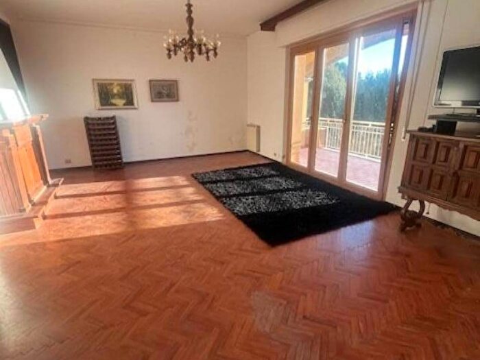 Casa con 6 locali in affitto in Via Papiriana, Centro, Fosdinovo