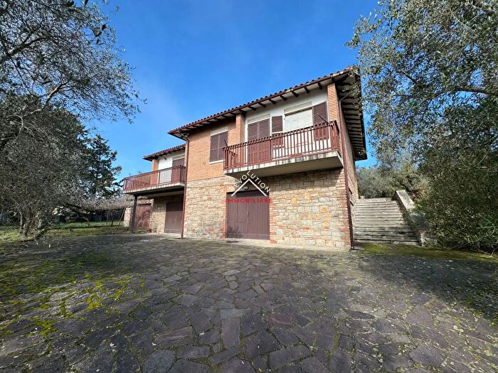 Casa con 7 locali in vendita in Via del Bando Fontignano, Perugia