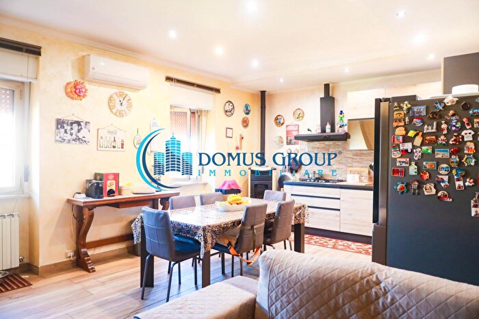 Appartamento quadrilocale in vendita in Via Antonio Banfi, Roma