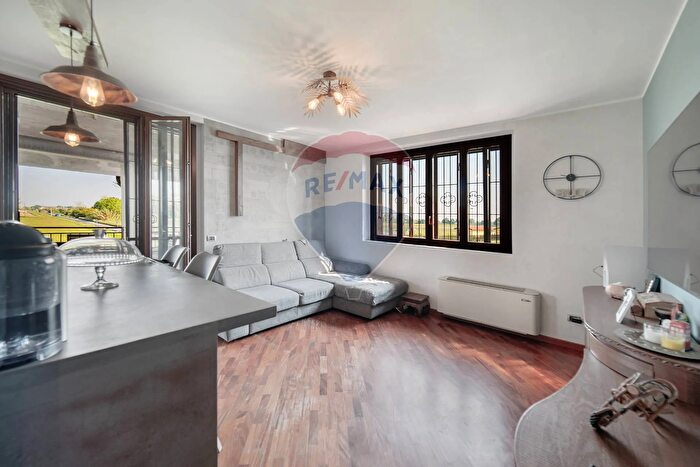 Appartamento trilocale in vendita in Via Milano, Landriano