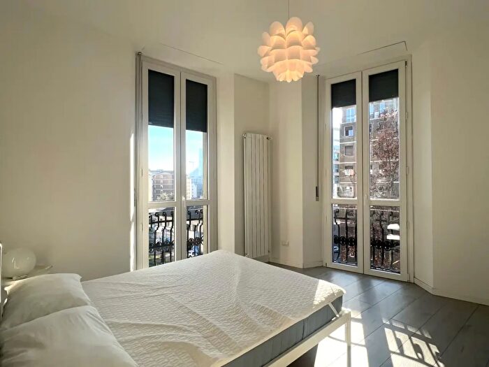 Appartamento trilocale in affitto in Viale Certosa, Milano