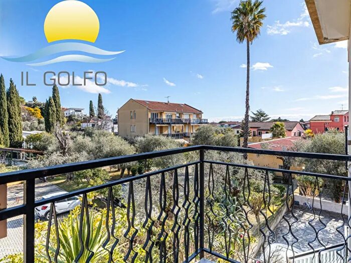 Appartamento bilocale in vendita in Via San Angelo, Diano Marina