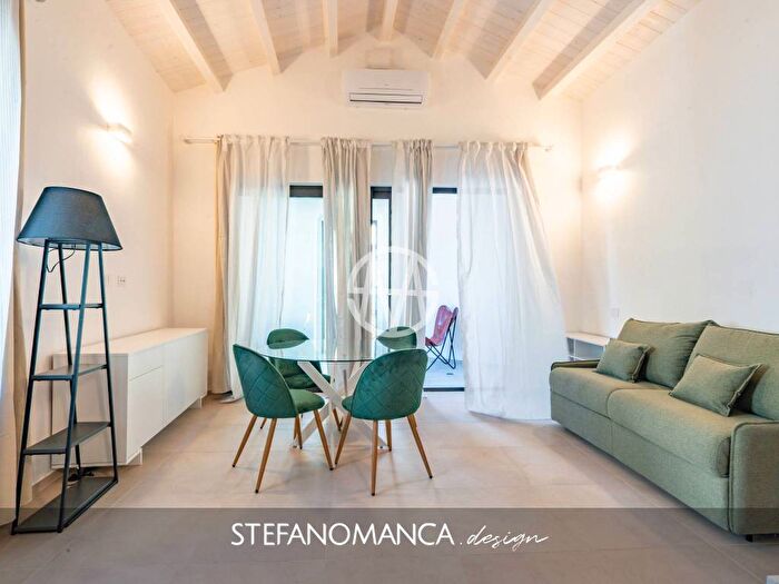 Appartamento monolocale in affitto in Via Chiesa, Piazza Italia, Cagliari