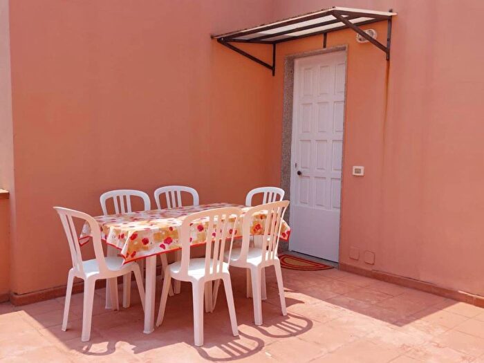 Appartamento trilocale in affitto in Via Prestipaolo, Furnari