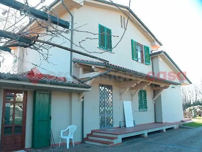Casa con 5 locali in vendita in Via del Chiasso, Capannori