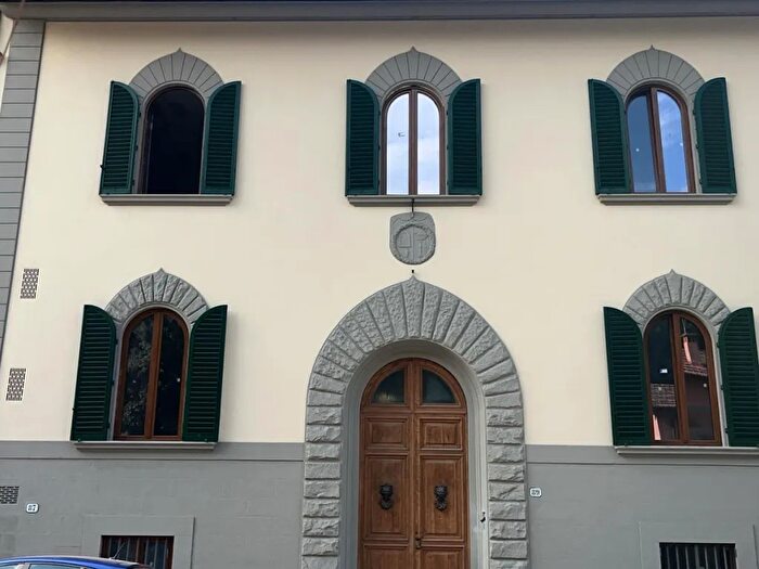 Appartamento quadrilocale in vendita in Via Vittorio Emanuele, Firenze