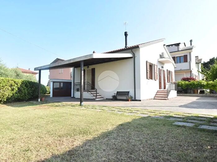 Casa trilocale in vendita in Via Santarcangelo Bellaria, Santarcangelo Di Romagna