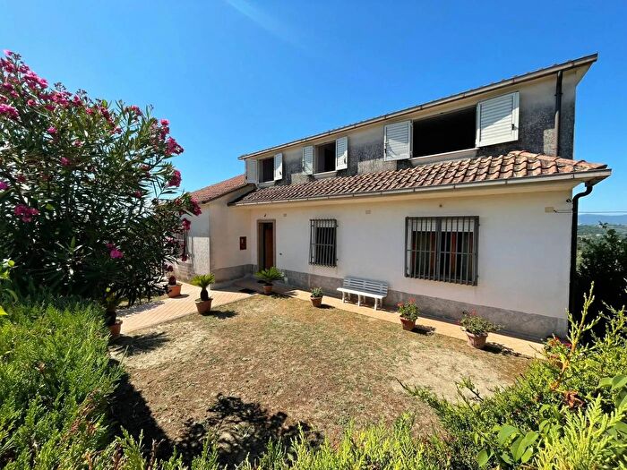 Casa con 9 locali in vendita in Via Le Gotte Monte San Giovanni Campano Frosinone, Monte San Giovanni Campano