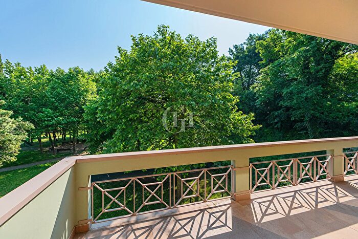 Appartamento trilocale in vendita in Desenzano Del Garda