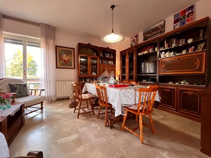 Appartamento trilocale in vendita in Via Adua, Galliate