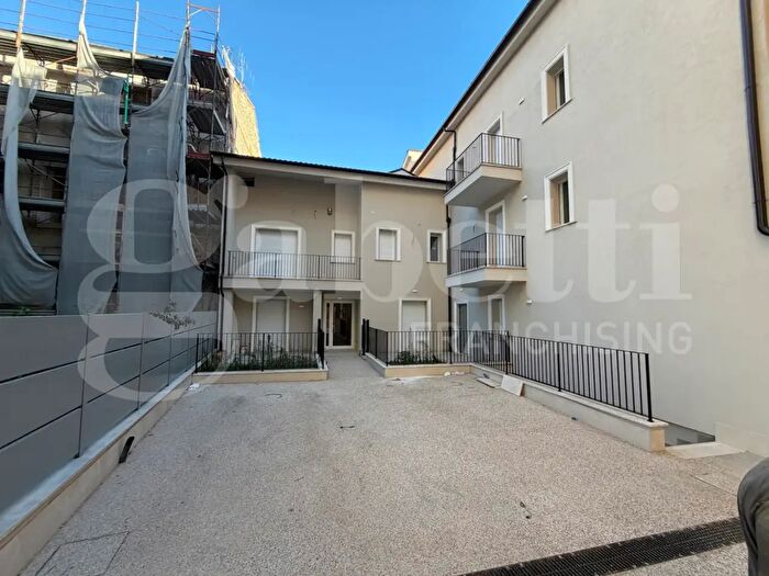Appartamento quadrilocale in vendita in Appartamento Nuovo in Via Castello, Terni