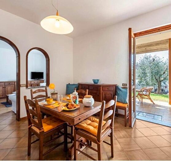 Casa con 8 locali in vendita in Via Giuseppe Verdi, Puegnago Sul Garda