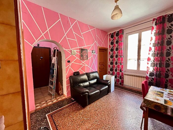 Appartamento quadrilocale in vendita in Via Cornigliano, Genova