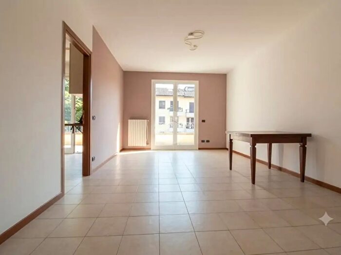 Appartamento trilocale in vendita in Via Montepelato Sud, Montechiarugolo