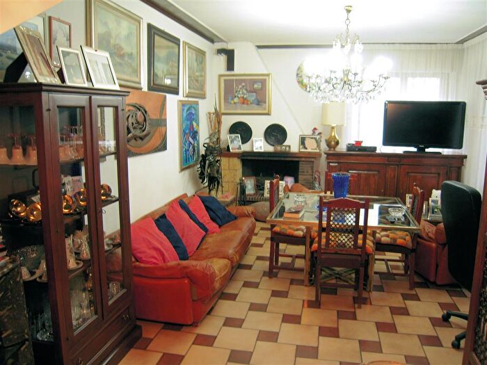 Casa con 6 locali in vendita in Viareggio