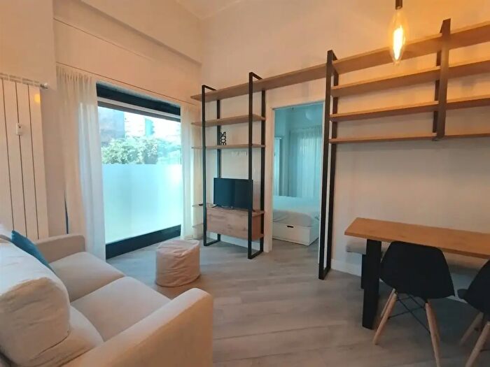 Appartamento bilocale in affitto in Via Luciano Zuccoli, Milano